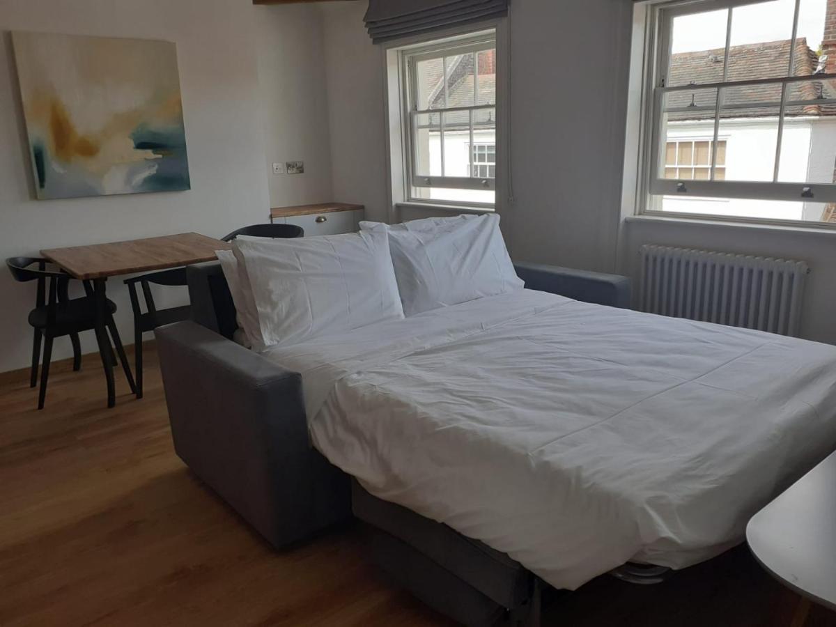 Number 8 Hotel Canterbury Bagian luar foto