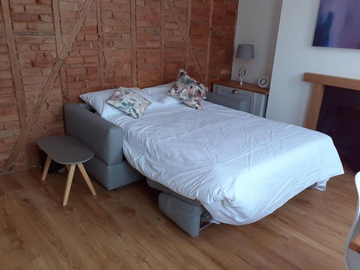 Number 8 Hotel Canterbury Bagian luar foto