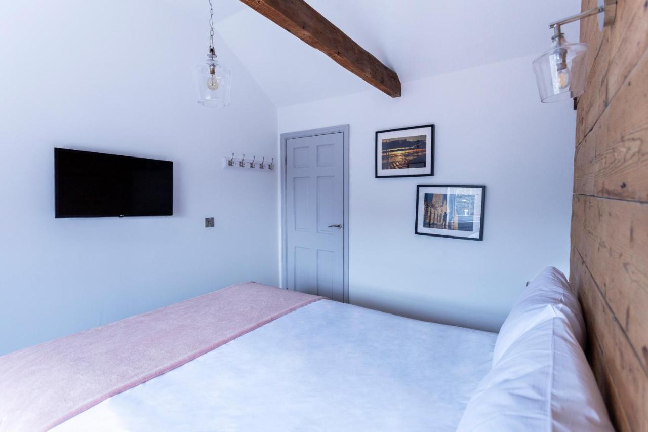 Number 8 Hotel Canterbury Bagian luar foto