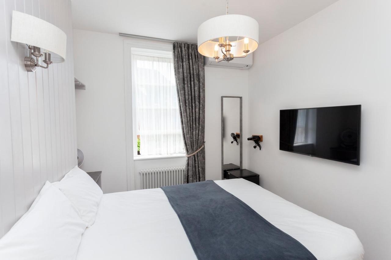Number 8 Hotel Canterbury Bagian luar foto