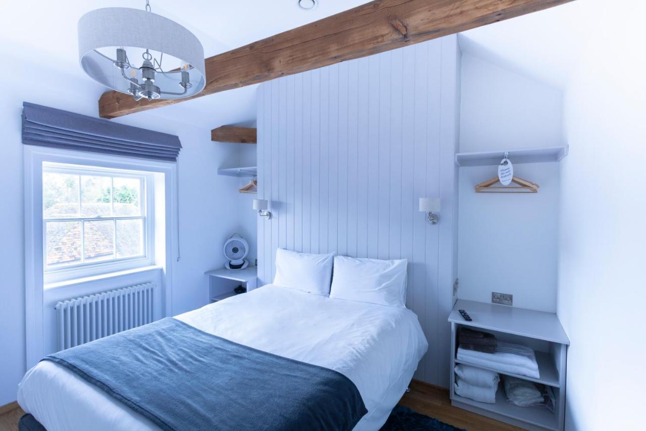 Number 8 Hotel Canterbury Bagian luar foto